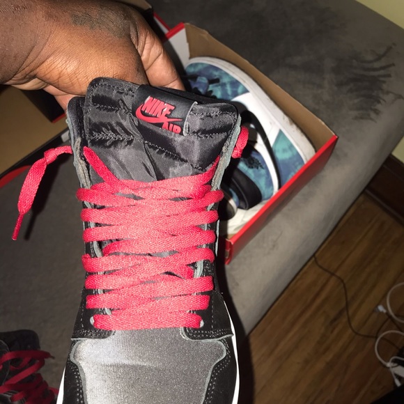 Newer Condition Barely Worn Easily Wipeable